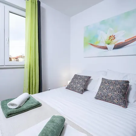 Beautiful In With Wi-fi Apartment
